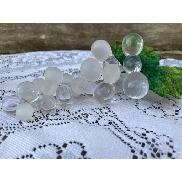Vintage MCM Clear Frosted Small Lucite Grape Cluster Sculpture - Picture 6 of 8